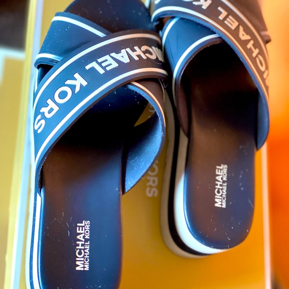 MK Demi Sport Sandal 😉 in original box 📦